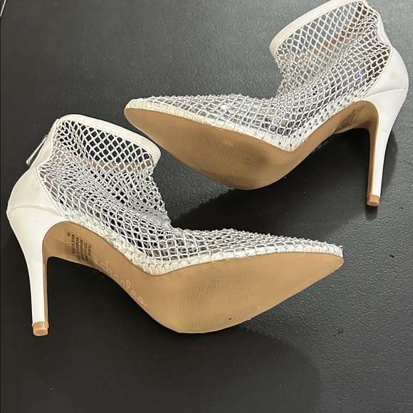 Charles David White Mesh Women's Heels - Picture 4 of 4